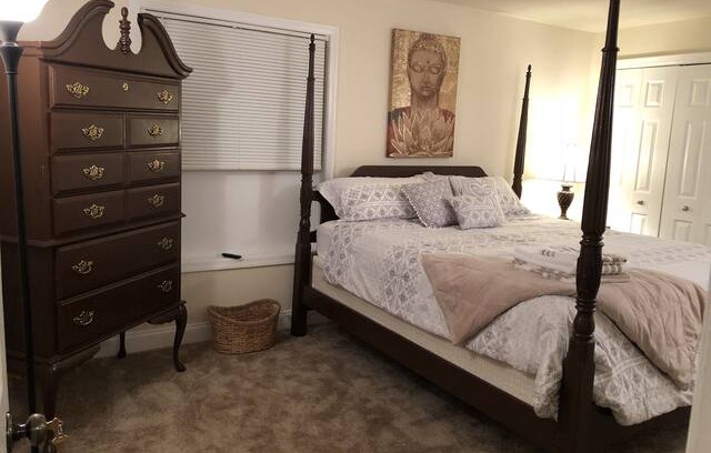 Idylwood Apartment | Dream Home in Falls Church, VA