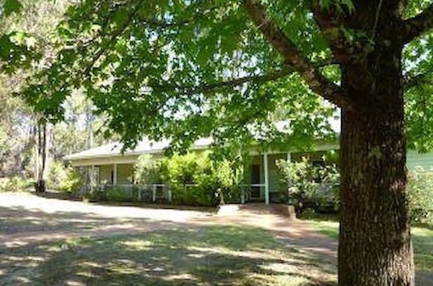 Holyoake Cabin | Jarrah Forest Lodge - Forestry Hut
