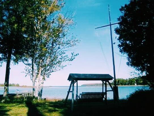 Gills Rock Cabin | Gull Cottage Waterfront Home on Washington Island