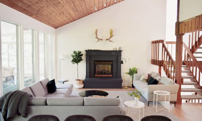 Wasagaming Cabin | Modern Clear Lake Getaway