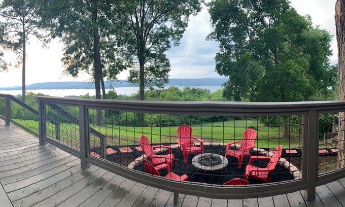 Groveoak Cabin | Eagle Point Cottage overlooking Lake Guntersville