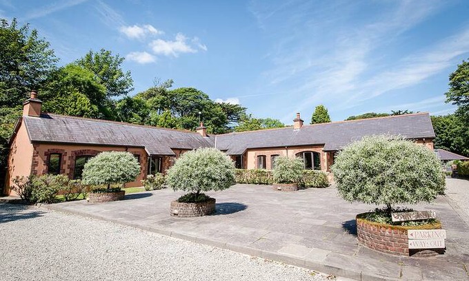Skibbereen Cabin | Courtyard Cottage #5, Inish Beg Estate, Baltimore