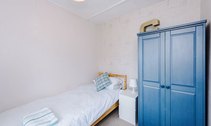 Culcheth House | Single Room in a private house