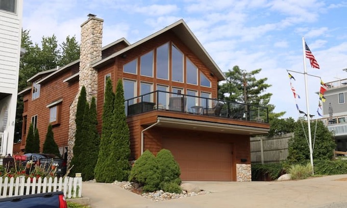 Grand Haven House | Grand Haven Downtown/Minutes 2 Beach "Harbor View"