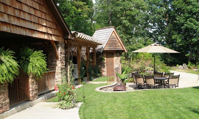 Fairfield House | "Hobbit's Retreat" Earth Living at its BEST