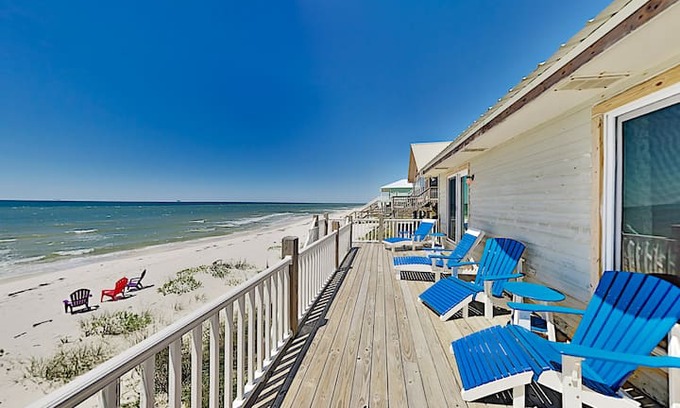 Surf Side Shores Apartment | Beachfront Sun-Kissed West - 1 Mile to Kiva Dunes