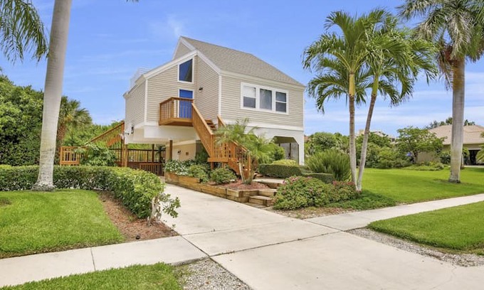 Marco Island House | COLONIAL AVE. 336 POOL HOME WALKING DISTANCE TO BEACH