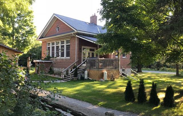Bobcaygeon House | Romantic Retreat, the Old School House, Bobcaygeon