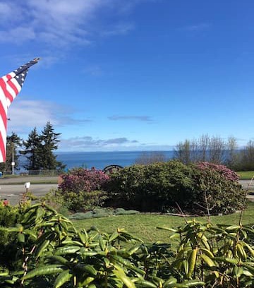 Port Angeles Cabin | Strait View Cottage