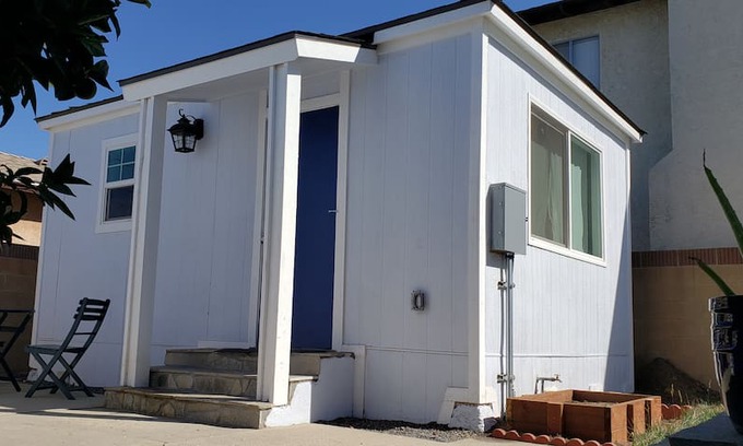 Lomita House | Cozy Guesthouse with kitchenette & shower