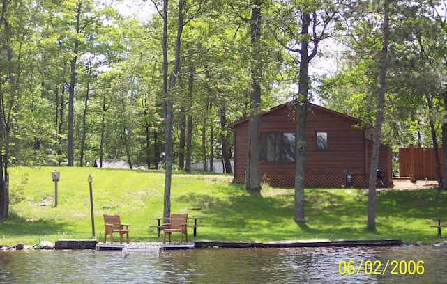 Tomahawk Cabin | Breezy Bay Cottage - Lake Nokomis
