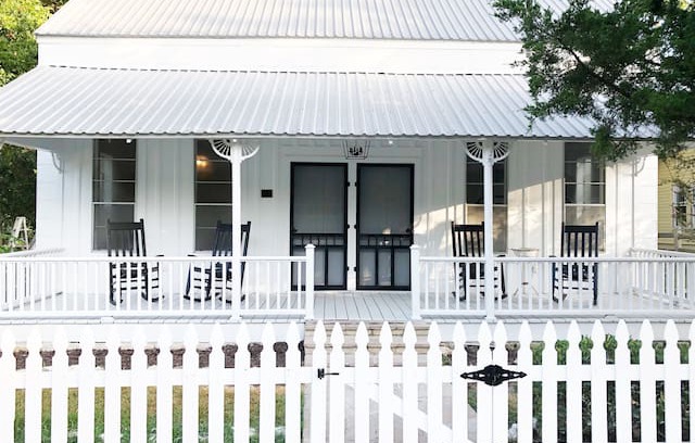 Fayetteville House | The Bloom Inn