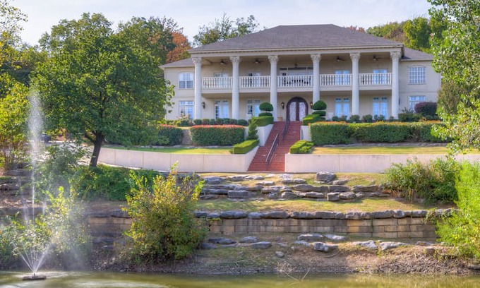 South Tulsa House | Columns Mansion