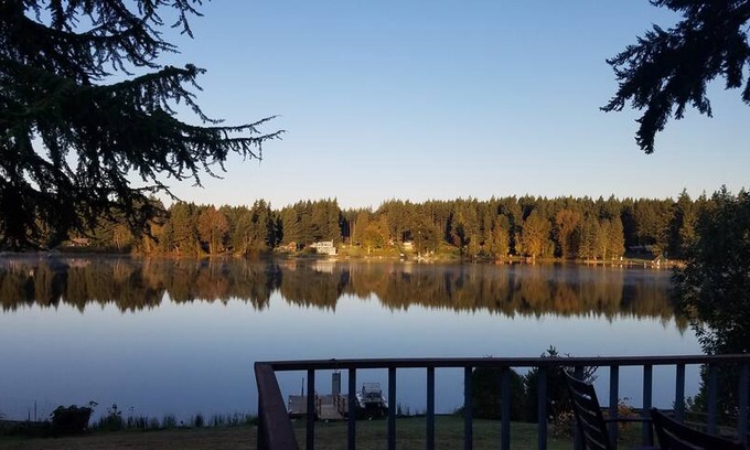 Clinton House | Whidbey Deer Lake House