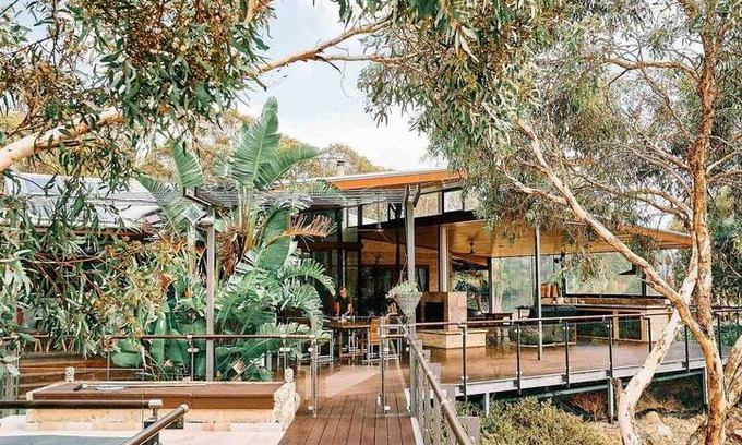 Baskerville House | Treehouse in the Australian bush!