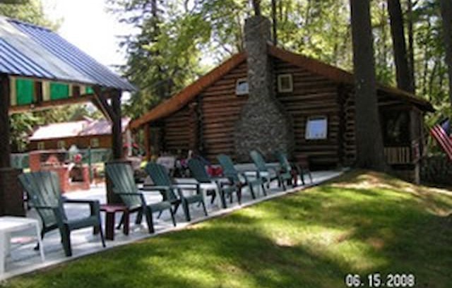 Woodgate Cabin | CAMP HAPPY OURS ON WHITE LAKE