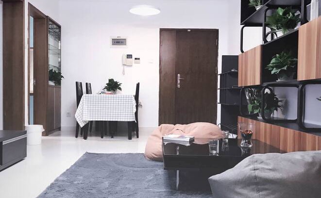 Central Business District Apartment | 【Arch Home】天空之城——福民地铁口、步行可至福田口岸、皇岗口岸,超棒视野