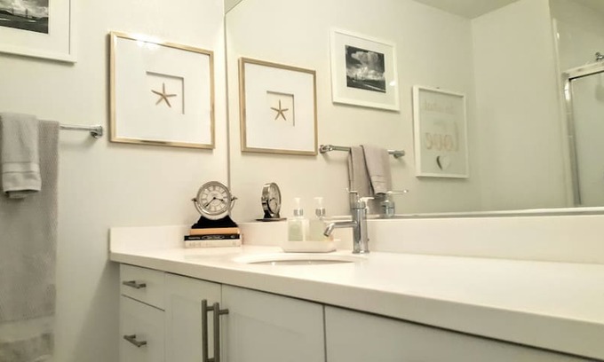 Hawthorne House | Business Suite,Unique Location!LAX!