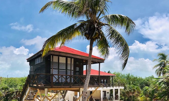 San Pedro House | North Beach Retreat, Ocean View Tree House