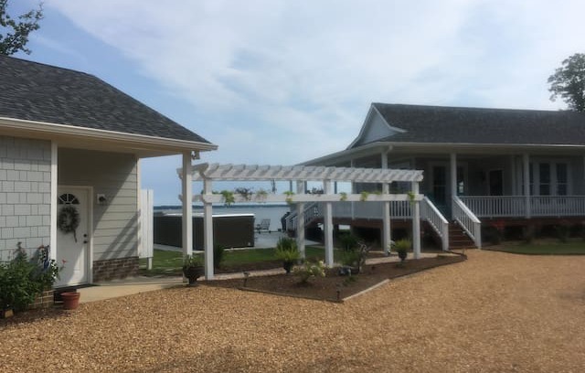 Topping Apartment | "A Shore Thing!" Waterfront Apartment for 2!