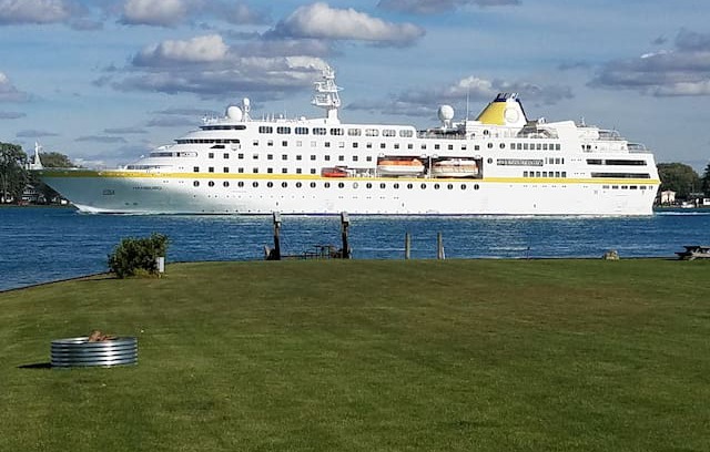 Roberts Landing House | Bonfires and freighters!