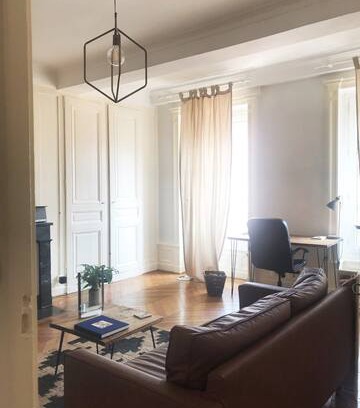 1st Arrondissement Apartment | Bel appartement en plein centre de Lyon!
