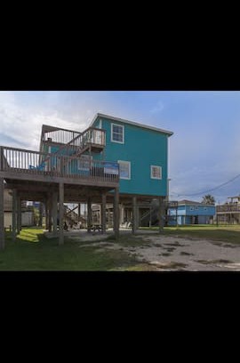 Surfside Beach House | Sandy Cheeks Beach House sleeps 13