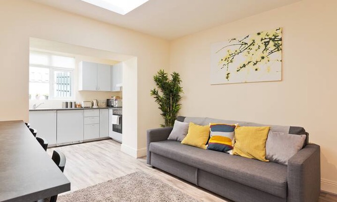 Malahide Cabin | "Mountview Cottage” near Malahide Castle, Dublin!
