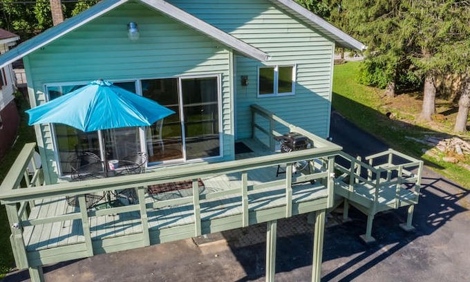 Gauley Bridge Cabin | Riverfront Cottage on the New River Dries