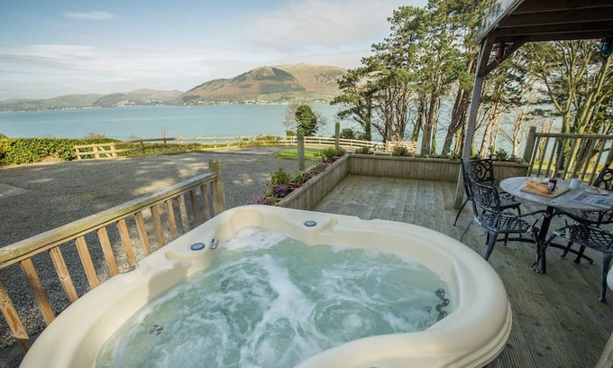 Carlingford Cabin | Port Cottage, A Romantic Escape