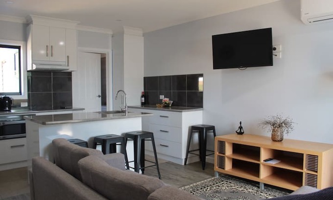 Ouyen House | Country Style Accommodation: Unit 2