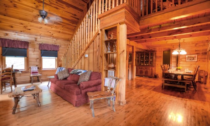Whittier Cabin | Percy's Paradise Cabin-Smoky Mountains-Cherokee