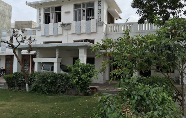 Amritsar House | City centre house with lovely garden