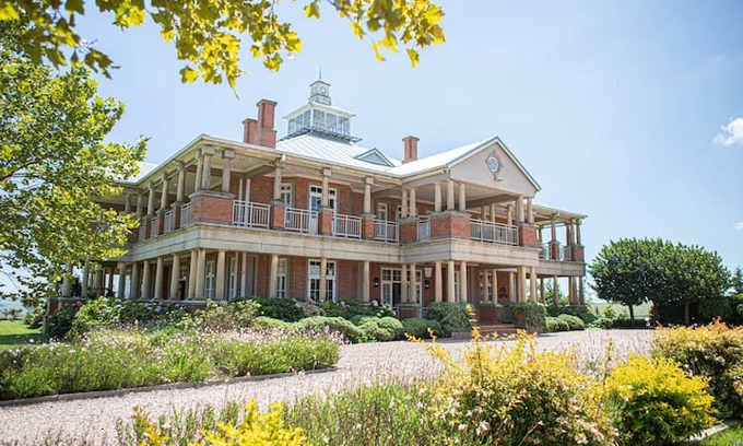 Mooirivier Villa | Kerriston Country House - 8 bedrooms self-catering