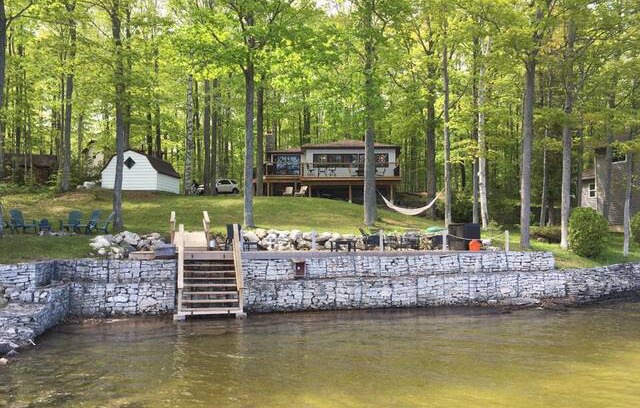 Miller Lake Cabin | Miller Lake, ON Flat Rock Haven