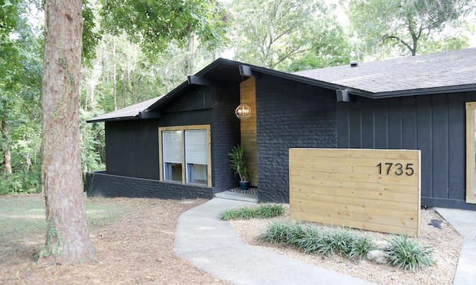 Gainesville House | Peaceful Campus Loft - University of Florida