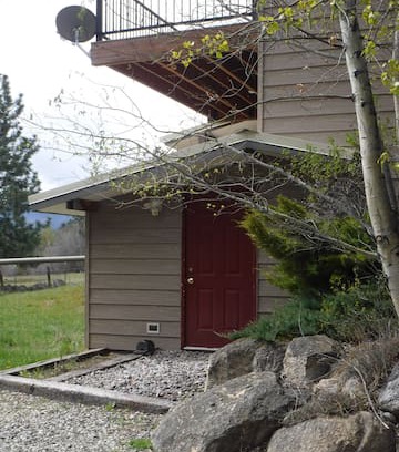 Hamilton House | Hamilton Hideaway / quiet spot in the pines /