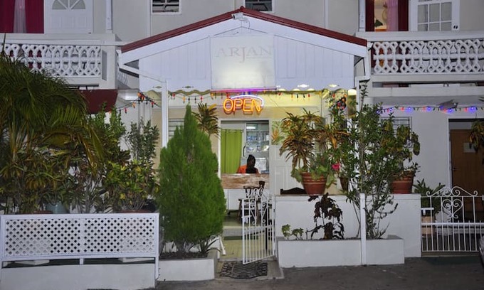 Kew Apartment | Arjan Apartments (Home Away From Home)