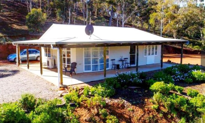 Toodyay Cabin | Valley-View Cottage