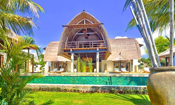 Lokapaksa Villa | Villa Samora near Lovina, beach villa