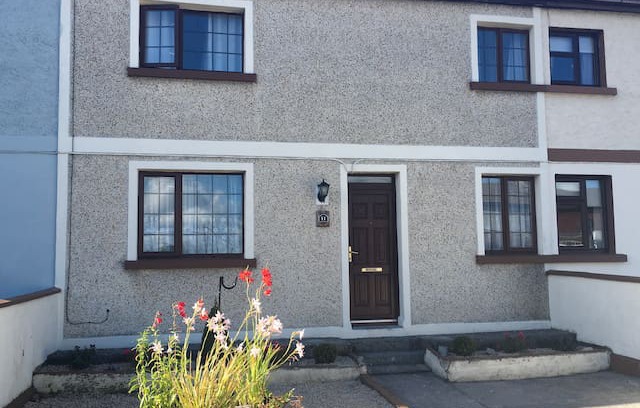 Claddagh House | The Claddagh Rose