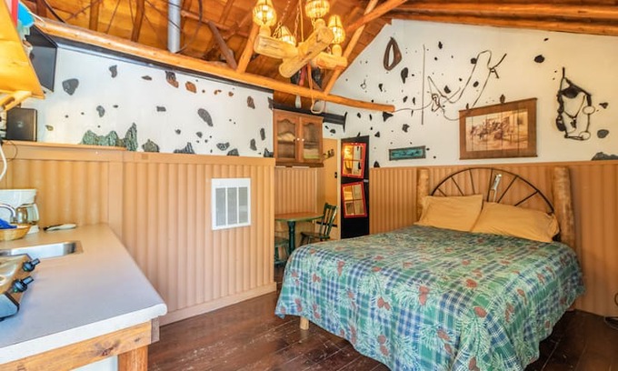 Grand Lake Cabin | NEW!! "The Tack Room" Cabin #3 @ MLL