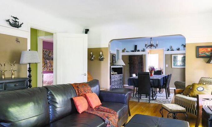 Southeast Magnolia House | Pretty Magnolia Bluff - Light, Beautiful & Serene
