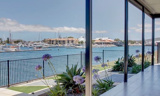 Port Lincoln House | The Entrance View - Waterfront Luxury Home