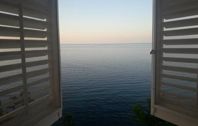 Torre Colonna-sperone Apartment | La Terrazza Sul Mare (APPARTAMENTO)
