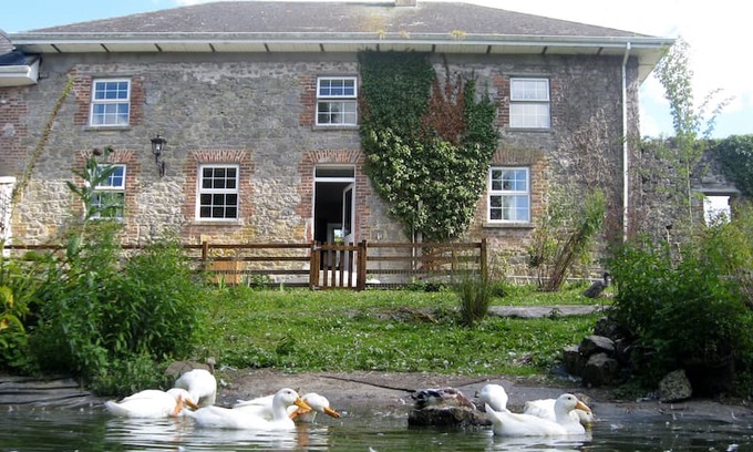 Doneraile Apartment | The Pond House at Saffron Hill