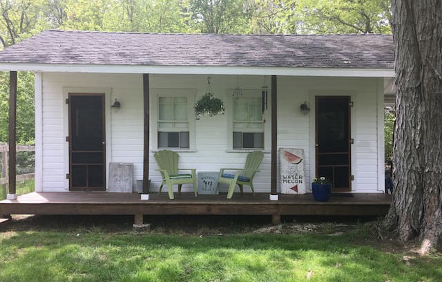Charlestown House | Small Guest Cabin Near Beach at Rockbriar Farm