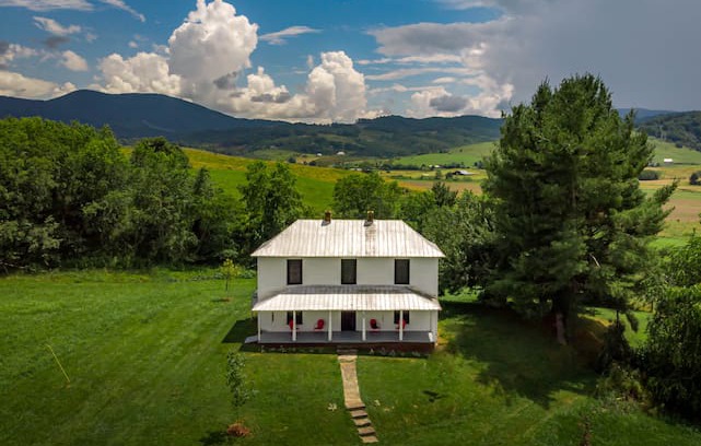 Elk Creek House | Morningside Farmhouse and Meadows