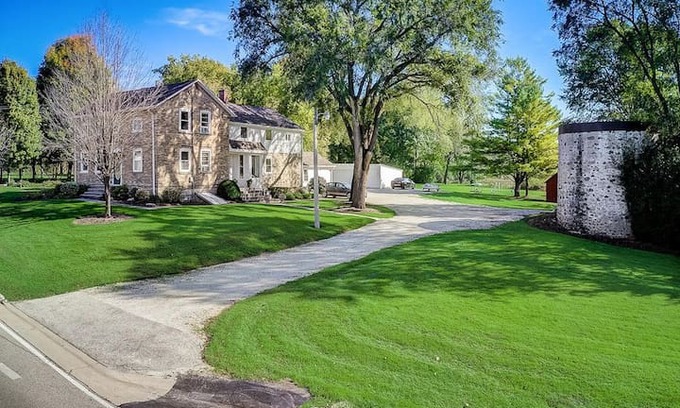 Village of Germantown Apartment | 1853 Farmhouse Apartment