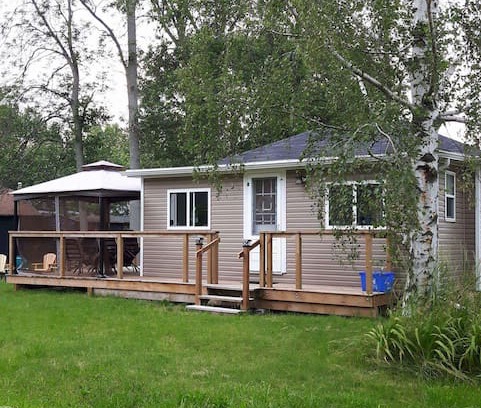 Selkirk Cabin | Peacock Point Cottage Rental